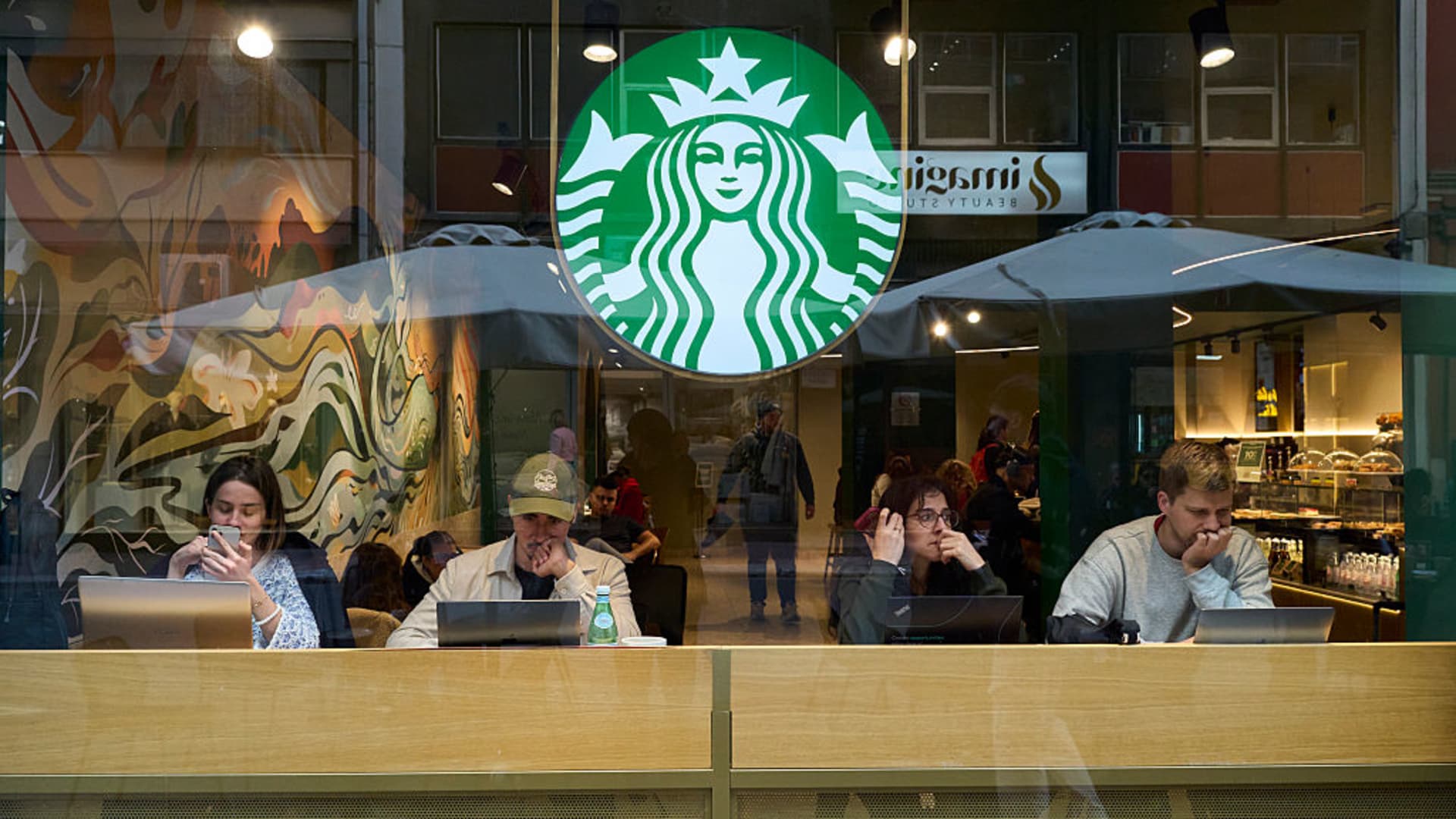Starbucks shows progress in its turnaround but is stuck in an unloved group