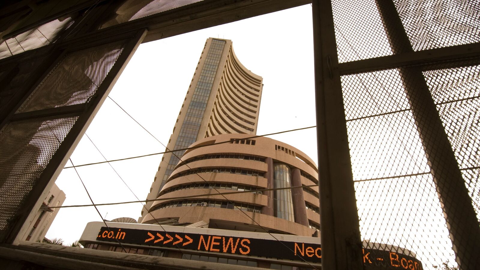 Sensex ends 700 points down from day's high, but extends rally to 6th day: 10 highlights from Indian stock market today