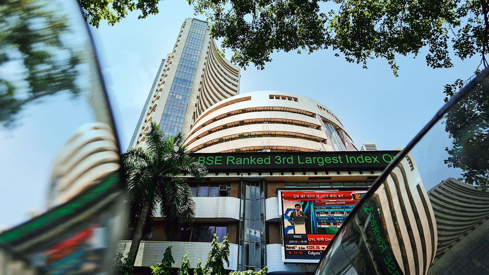 Nifty hovers over record high as FPIs reverse negative bets
