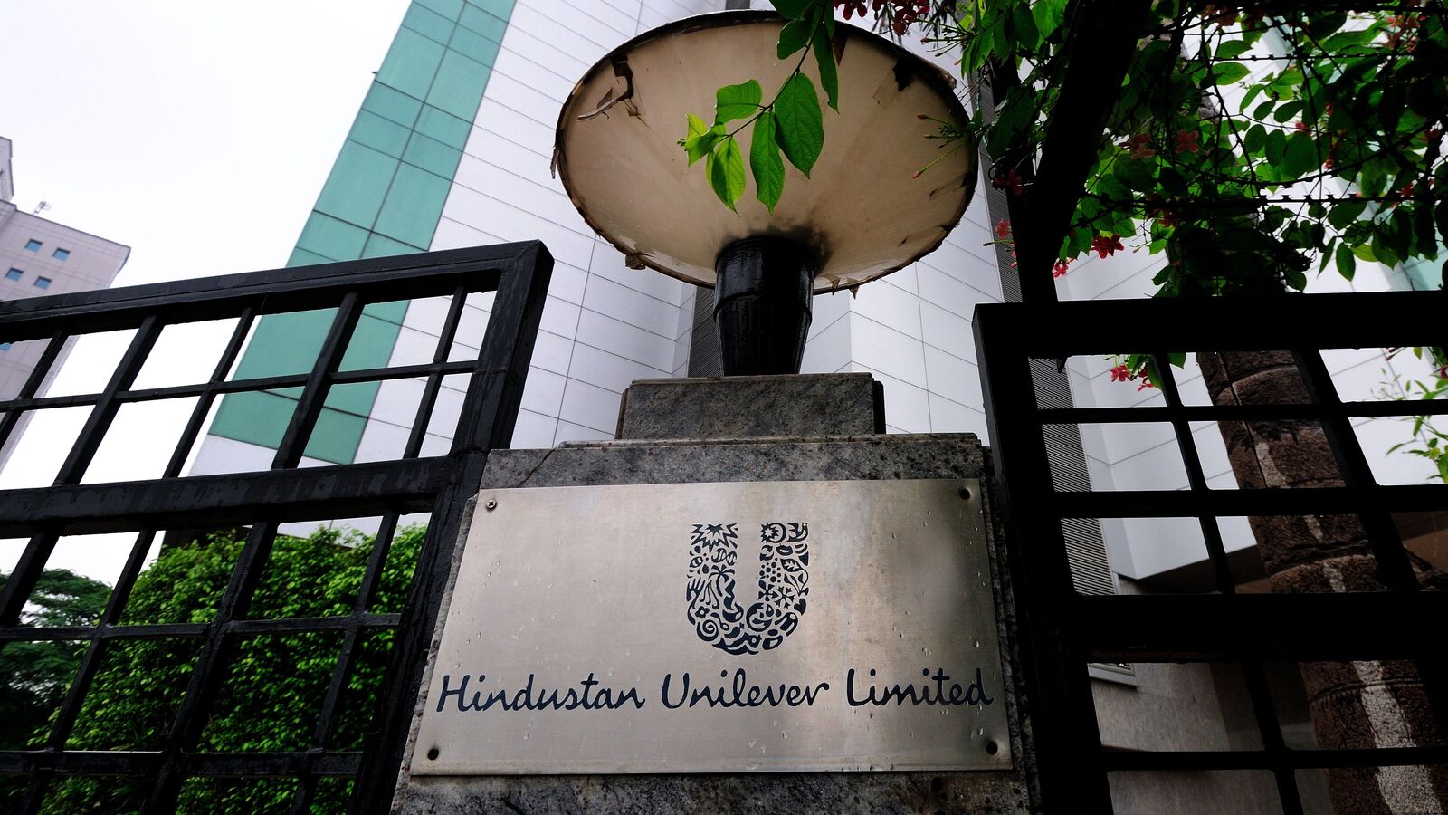 HUL share price gains 3% after Q2 results. Should you buy the FMCG stock?