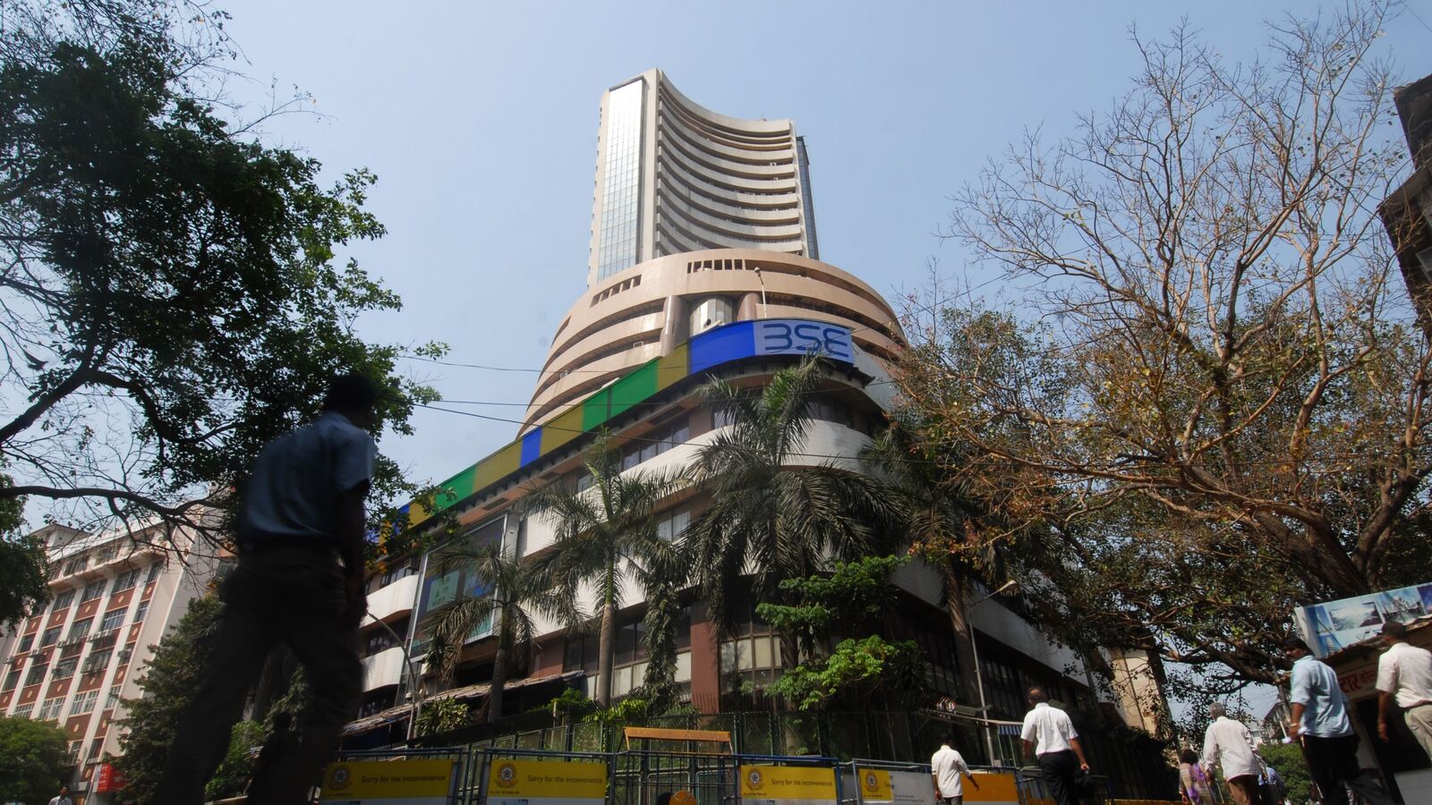 BSE chips into NSE’s share as expiry day flip fails to dent volumes
