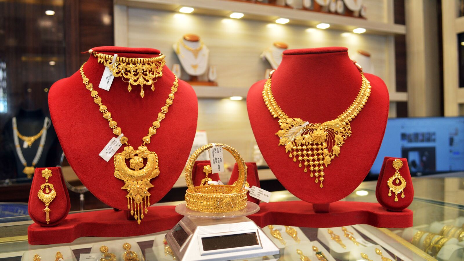 Gold price today: MCX gold rate falls ahead of US inflation data; silver prices down 1%