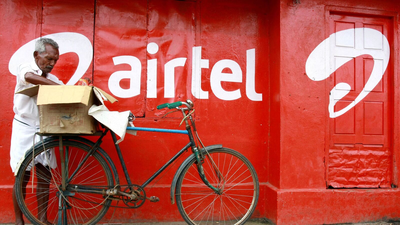 Bharti Airtel partners with Google to establish India's first mega AI hub. Details here