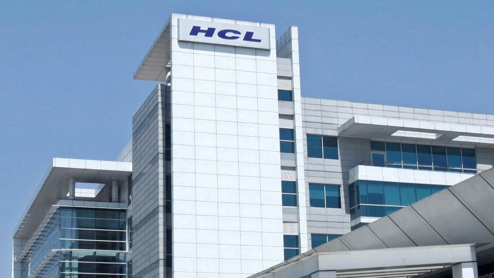 HCL sails through Q2 smoothly. Now it's preparing for the AI battleground