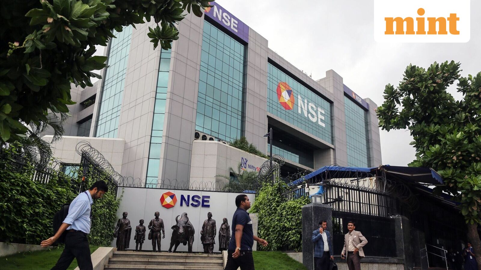 Most Indians sit out, finfluencers rule the 10% who dare to play the stock market, says Sebi survey