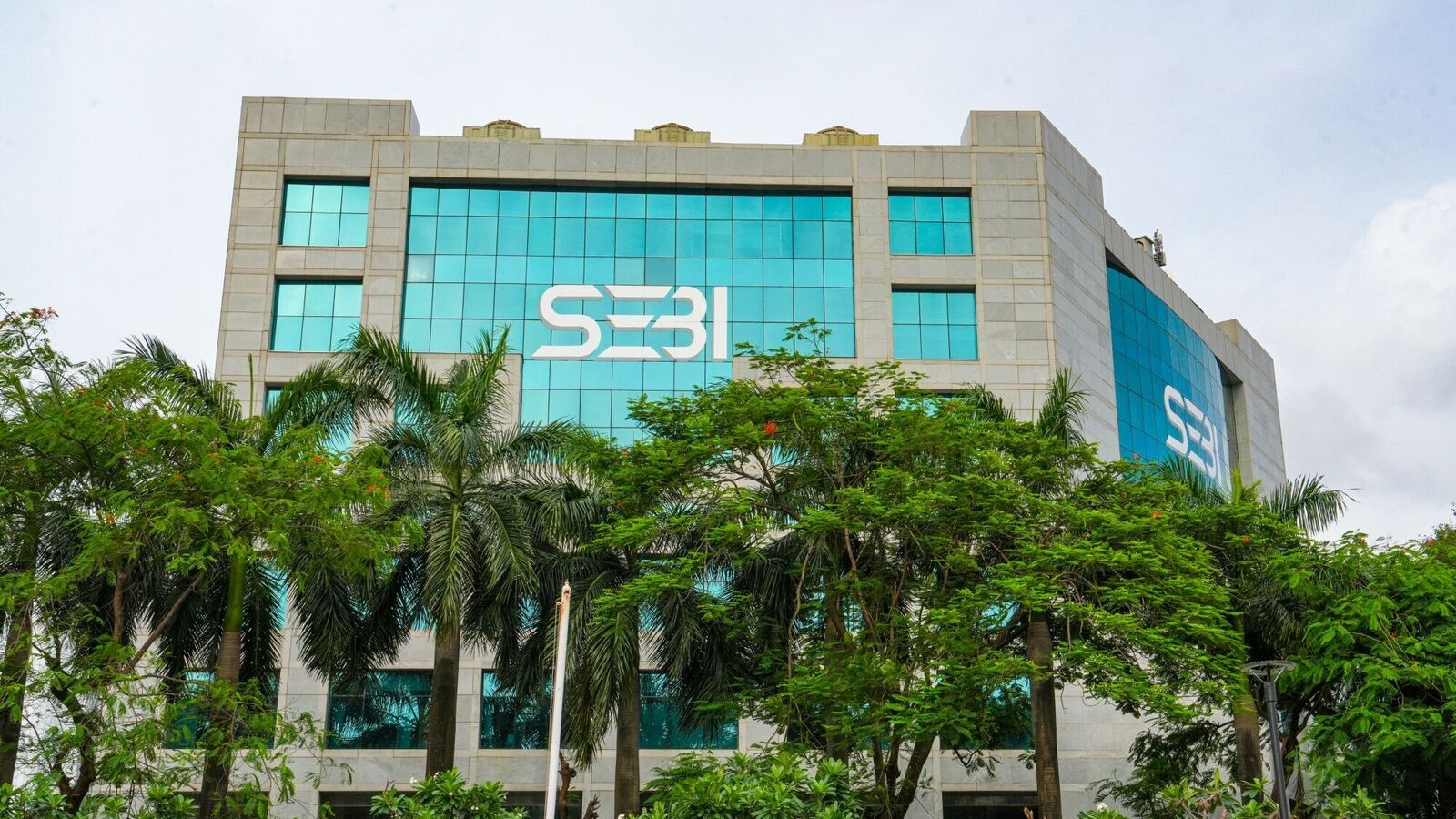 Sebi gives more time for compliance of index derivative norms