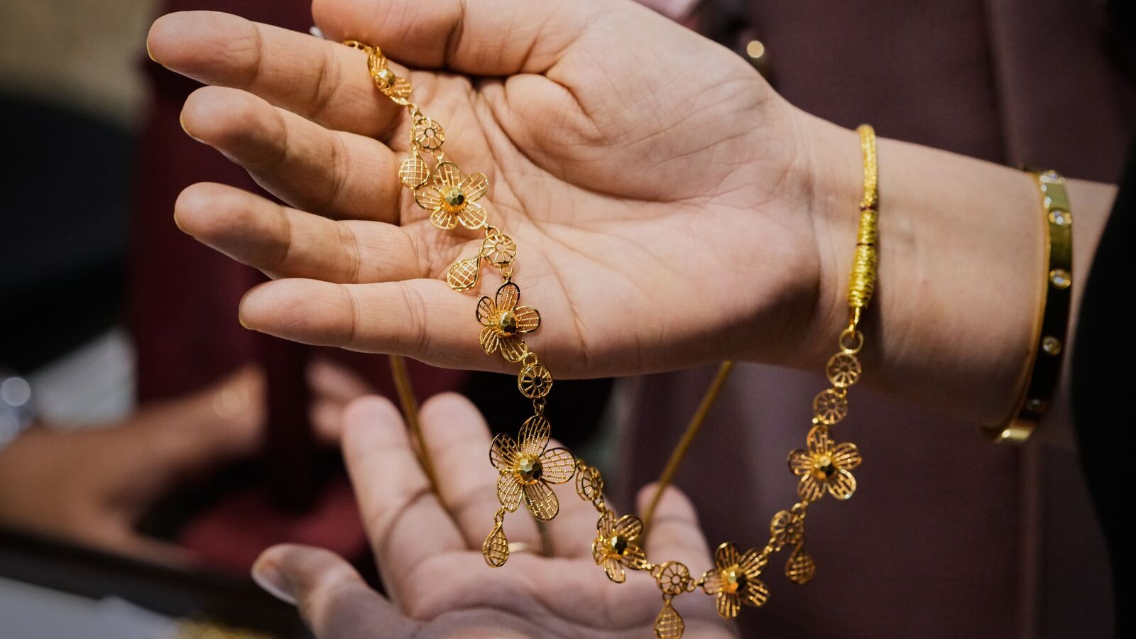 Buying gold this festive season? Know how to check purity and hallmark before you shop | Stock Market News