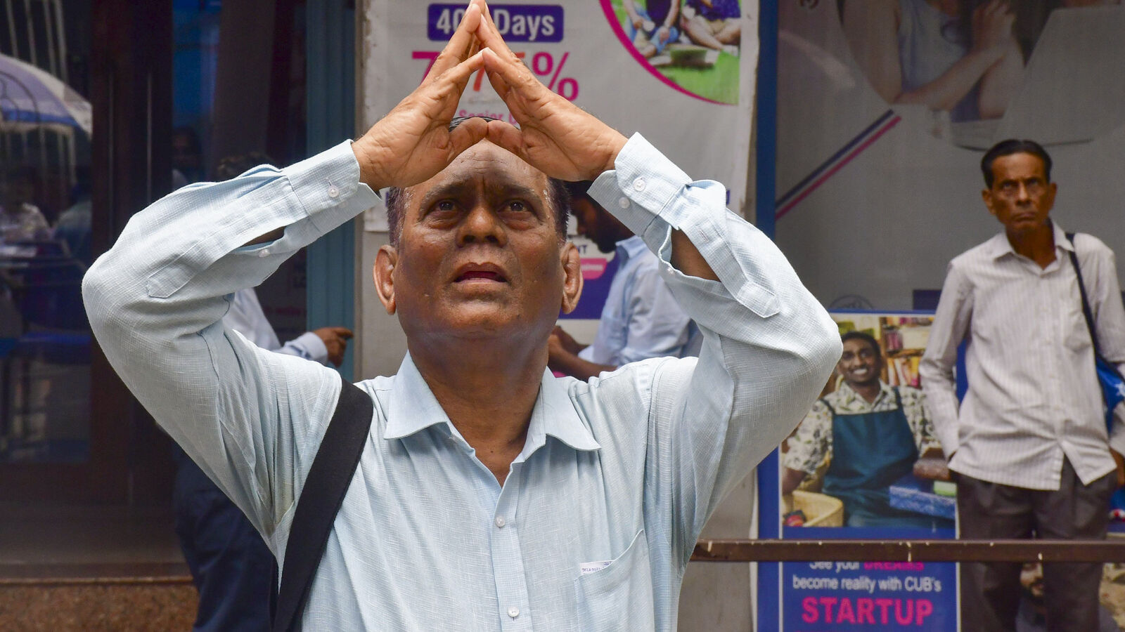 Sensex tanks 465 points, extends loss to 2nd day; Nifty below 25,750 — 10 key highlights from Indian stock market today