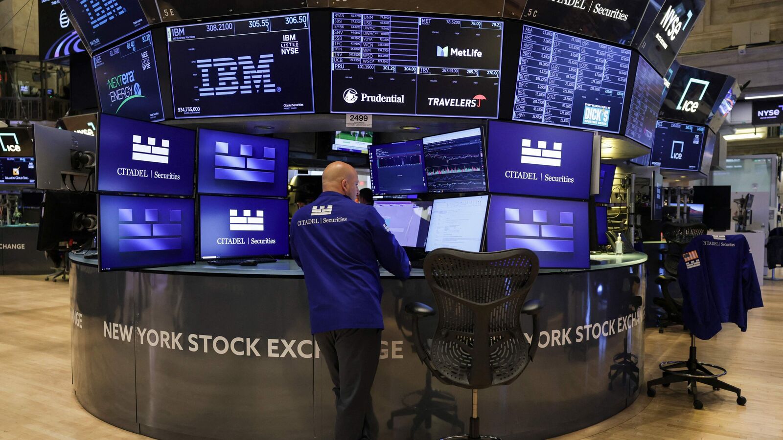 US Stock Market today: Wall Street rebounds on upbeat earnings, Amazon jumps about 12%, Reddit soars 15%