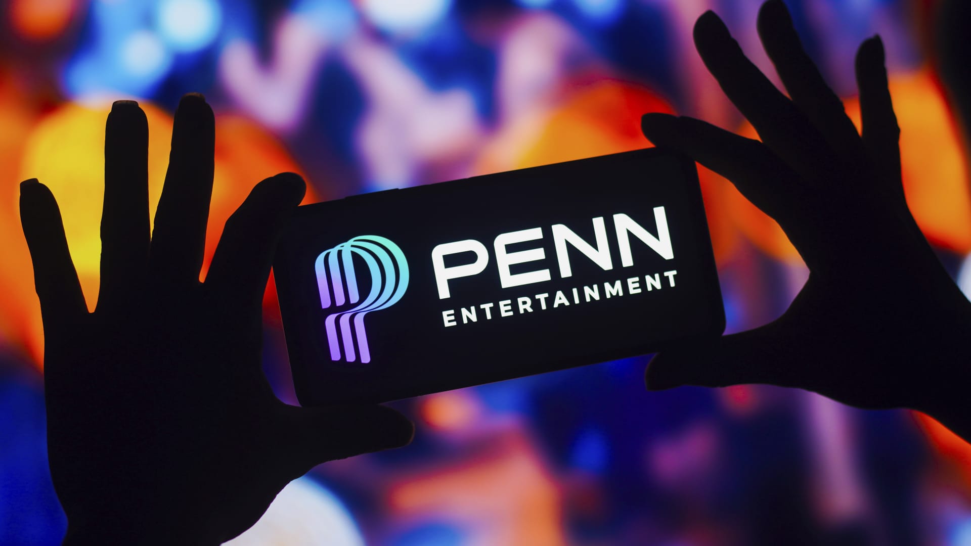 Stocks making the biggest moves midday: Penn Entertainment, Metsera, Six Flags & more