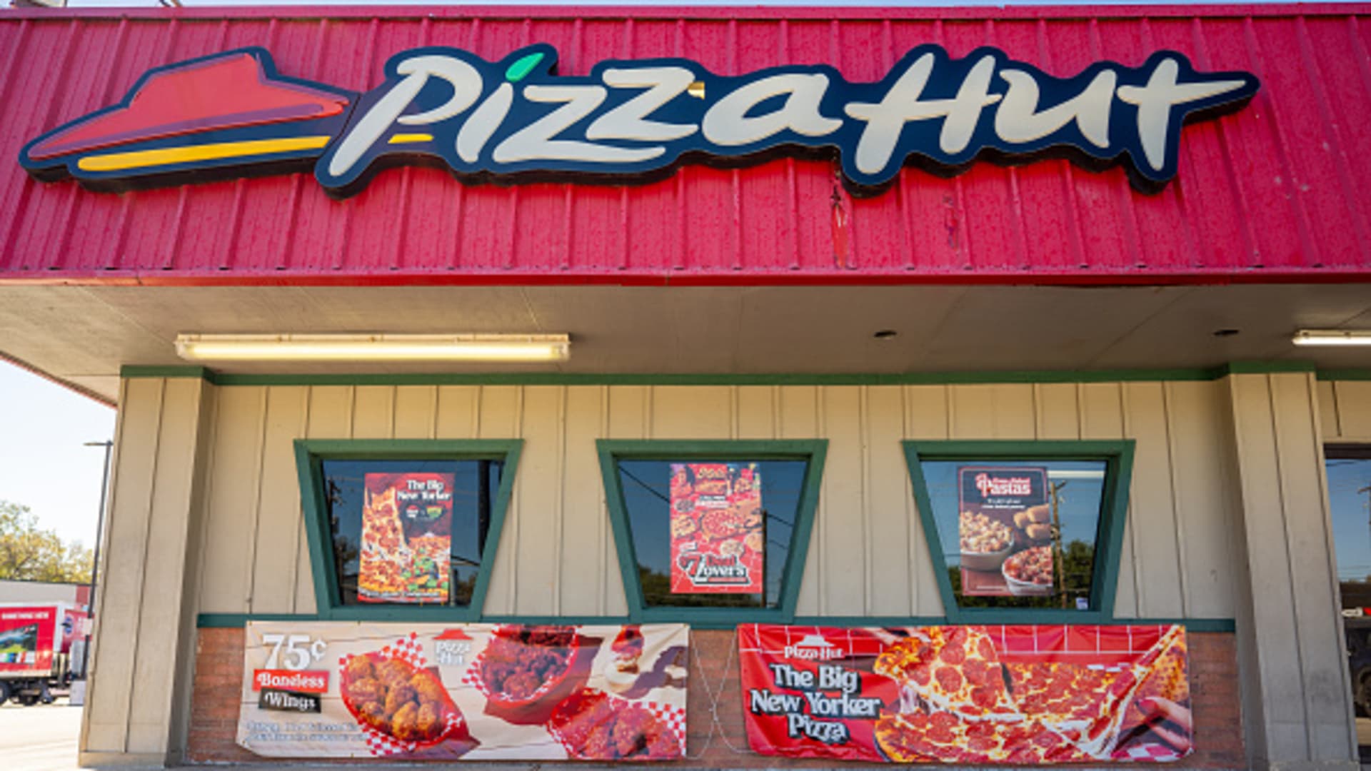 Yum Brands to review strategic options for Pizza Hut, opening the door to a sale