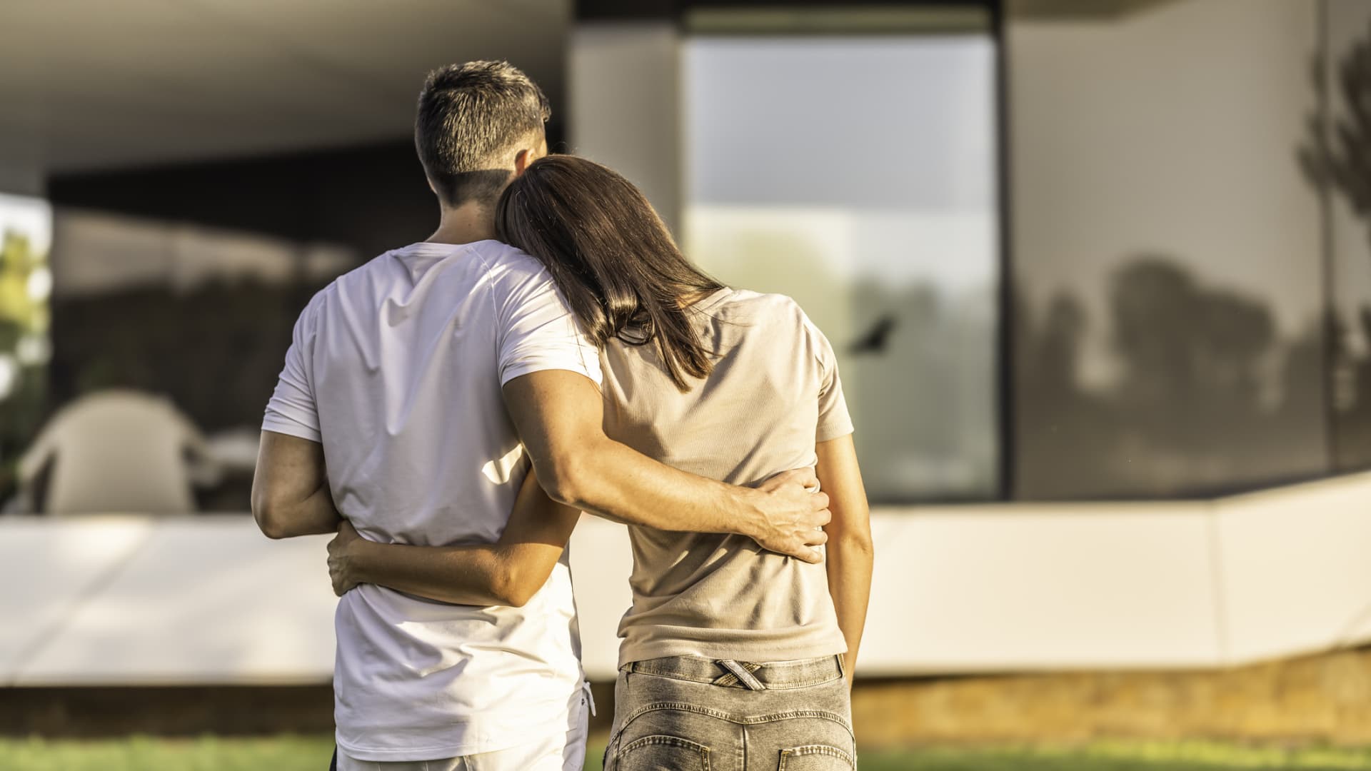 The average first-time homebuyer is now 40 years old. How to buy sooner