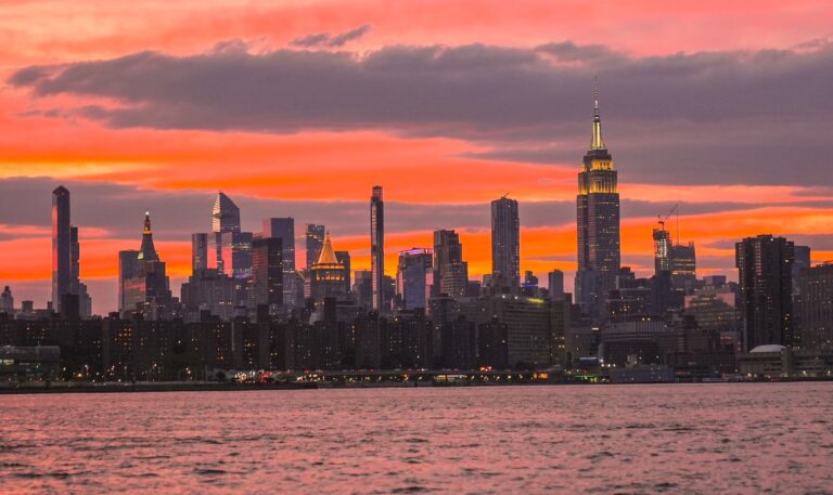 Why 1 in 3 Manhattan condos are selling at a loss