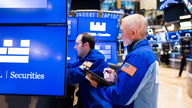 S&P 500 just rose for a 6th straight month. But underneath the surface a problem is lurking