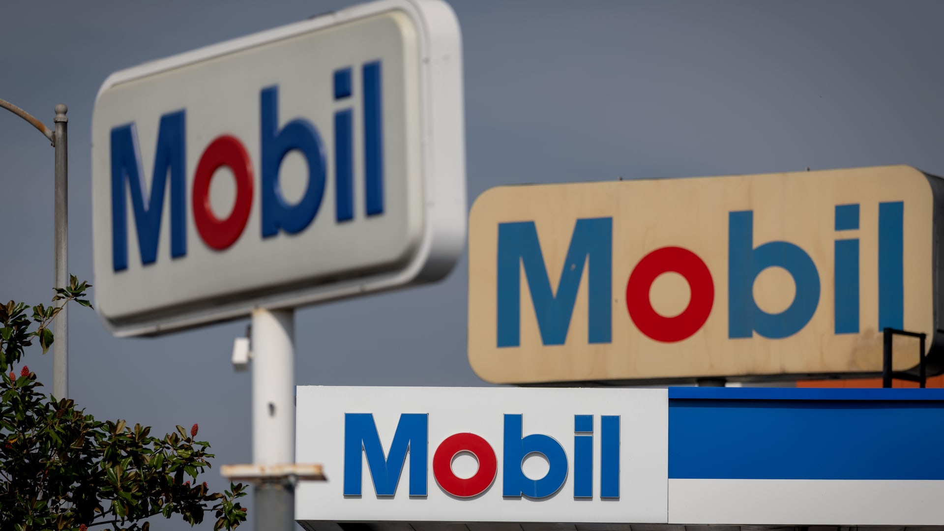 This oil stock finally has technical momentum on its side and is 'one of the best in the market,' Josh Brown says