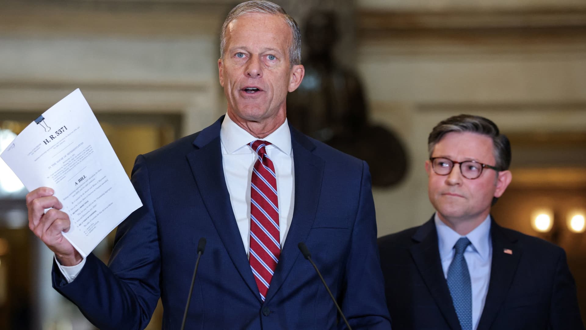 Government shutdown set to become longest ever after latest Senate vote fails