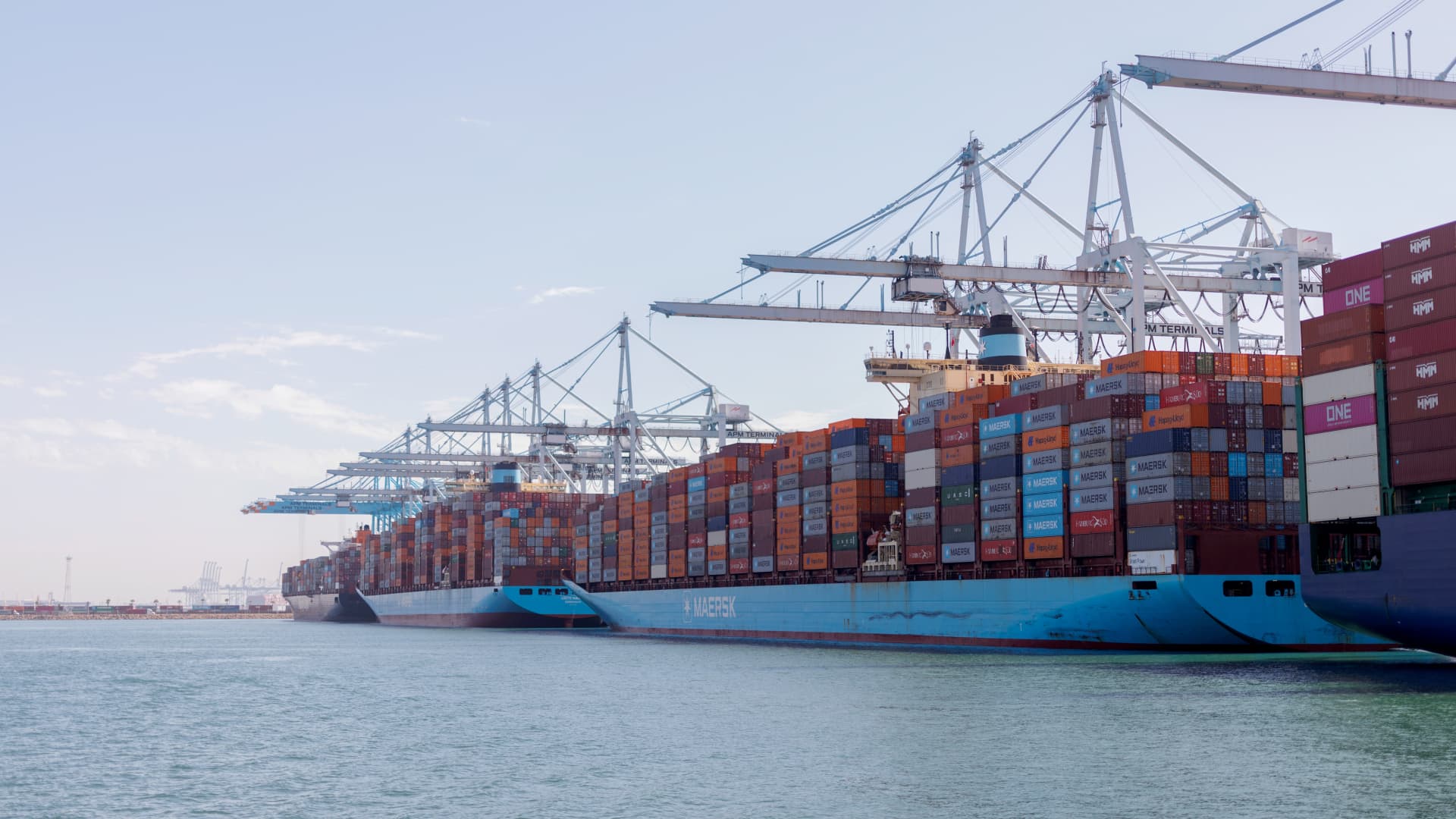 Trump administration unresponsive after containership fire, Port of Los Angeles chief says