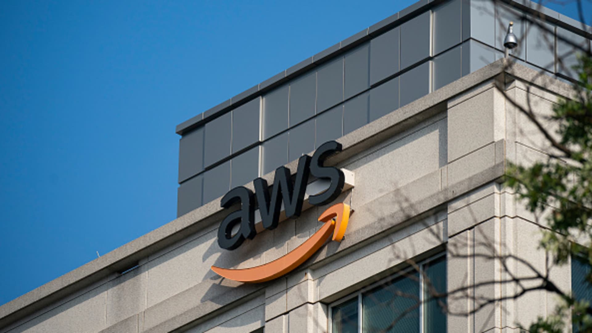 Big Tech's AI spending spree: Smart long-term bet or short-term risk?