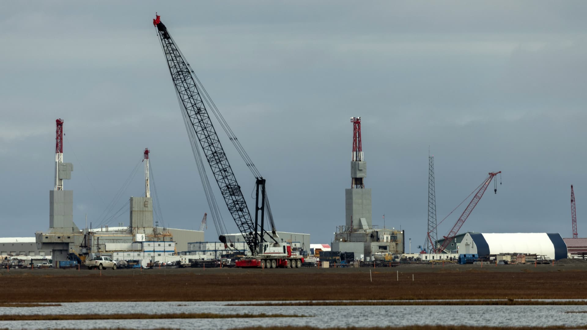 Trump plans huge oil drilling expansion off California and Alaska coasts