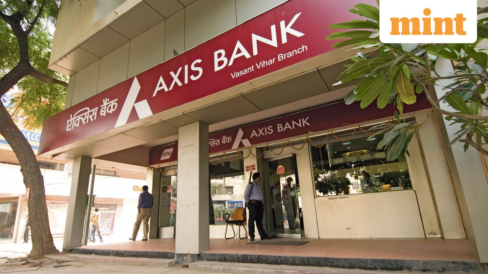 24% rally in 3 months puts this large-cap banking stock on track for next target of  ₹1,500. Time to buy? | Stock Market News