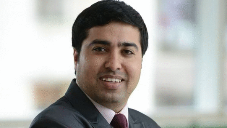 Shares to buy or sell: Chandan Taparia recommends three stocks to buy and sell today - 4 November 2025