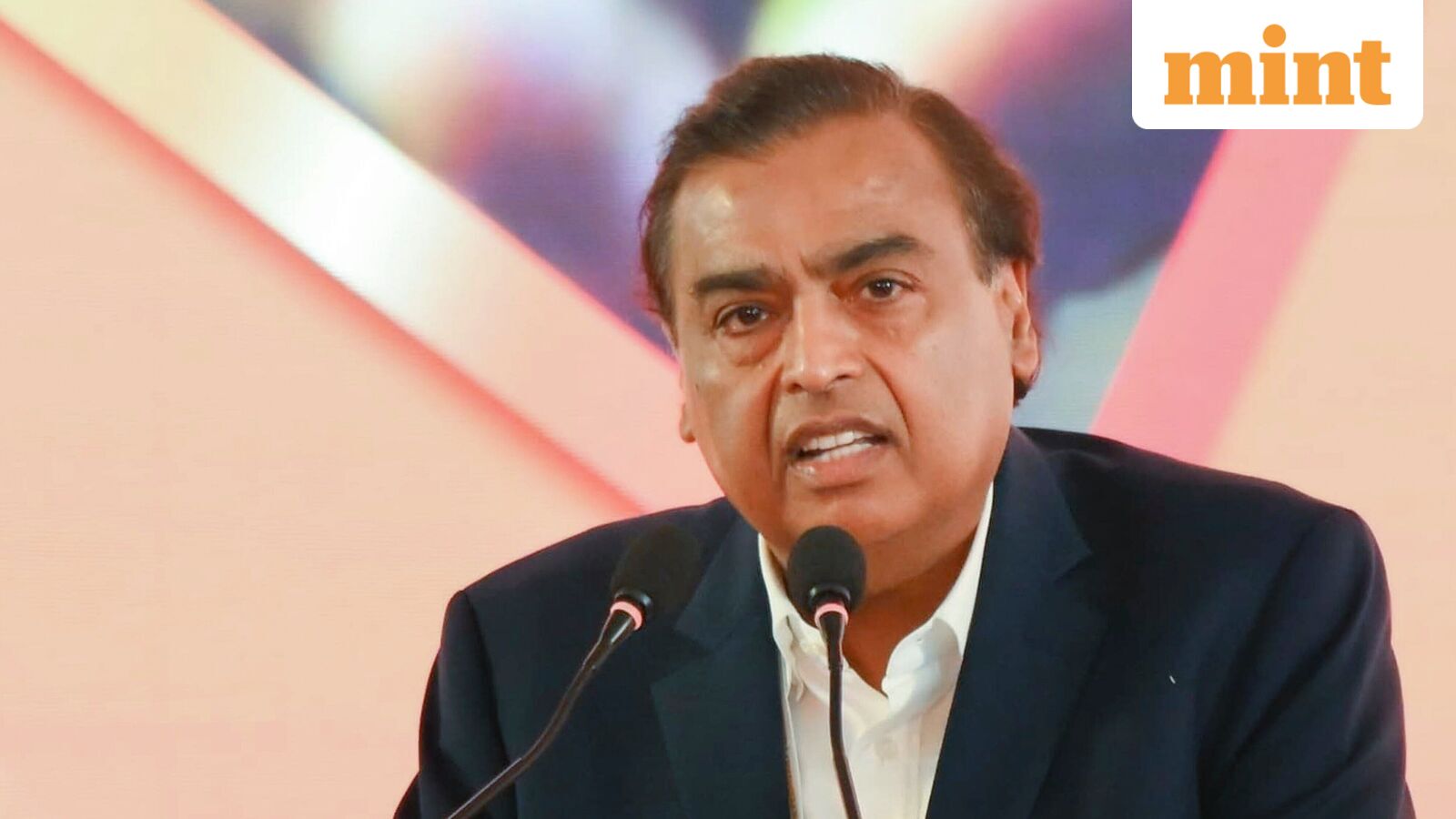 Reliance share price rises 2% after 4-day losing streak; opportunity to buy or book profits? | Stock Market News