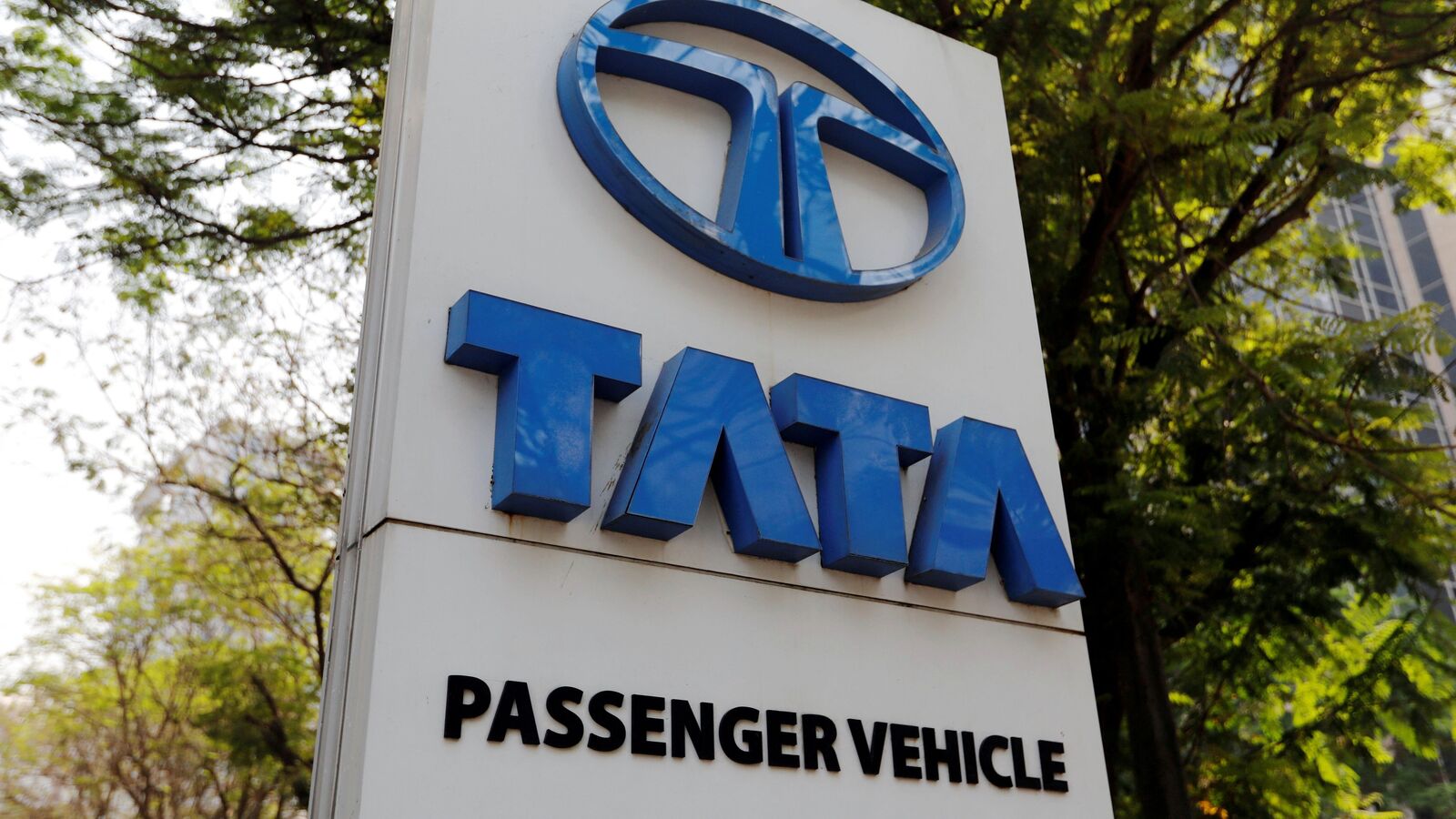 Tata Motors PV shares crash 7% despite 2110% YoY surge in profit. What's behind the fall?