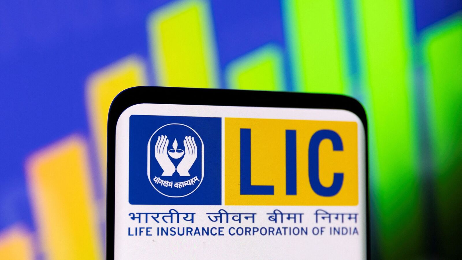 LIC portfolio: SBI, HDFC Bank to HCL Tech — Insurance behemoth raises stake in 76 stocks, adds 13 new shares