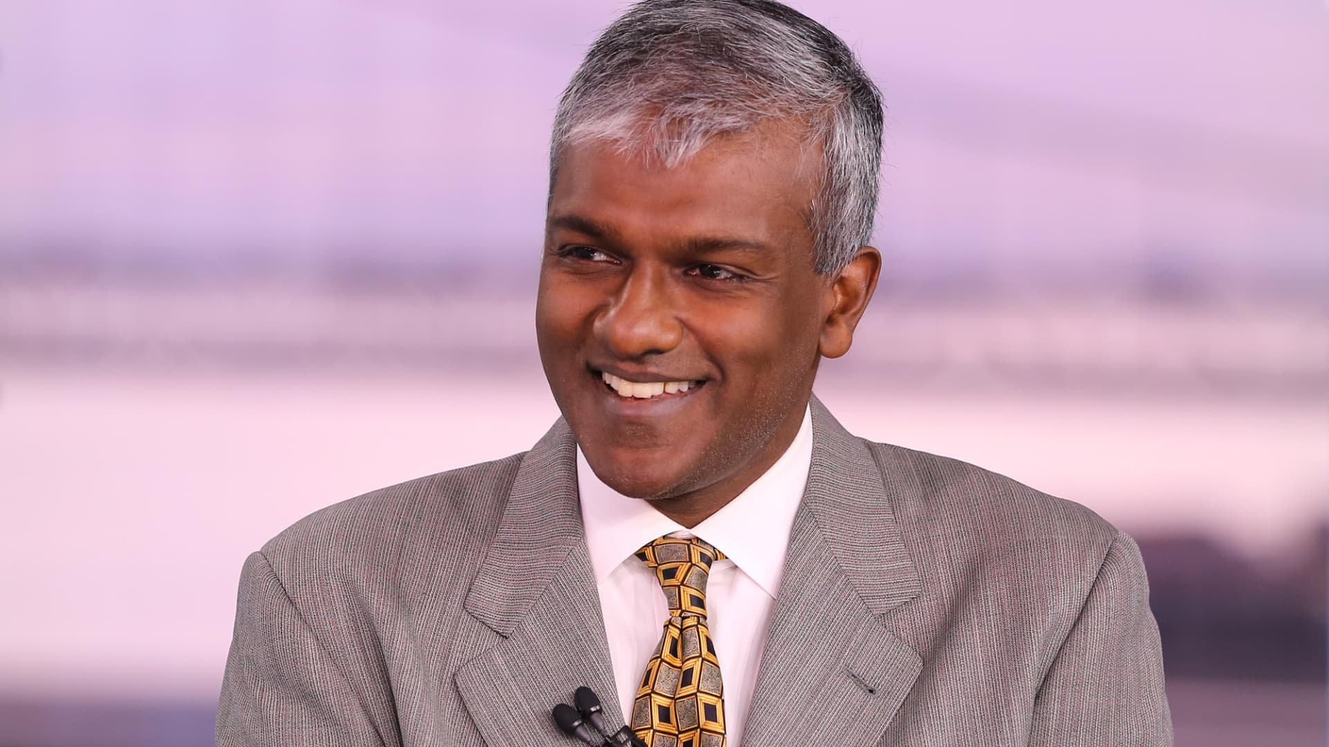 Dan Niles says his best idea right now is cash. Here's what else he likes