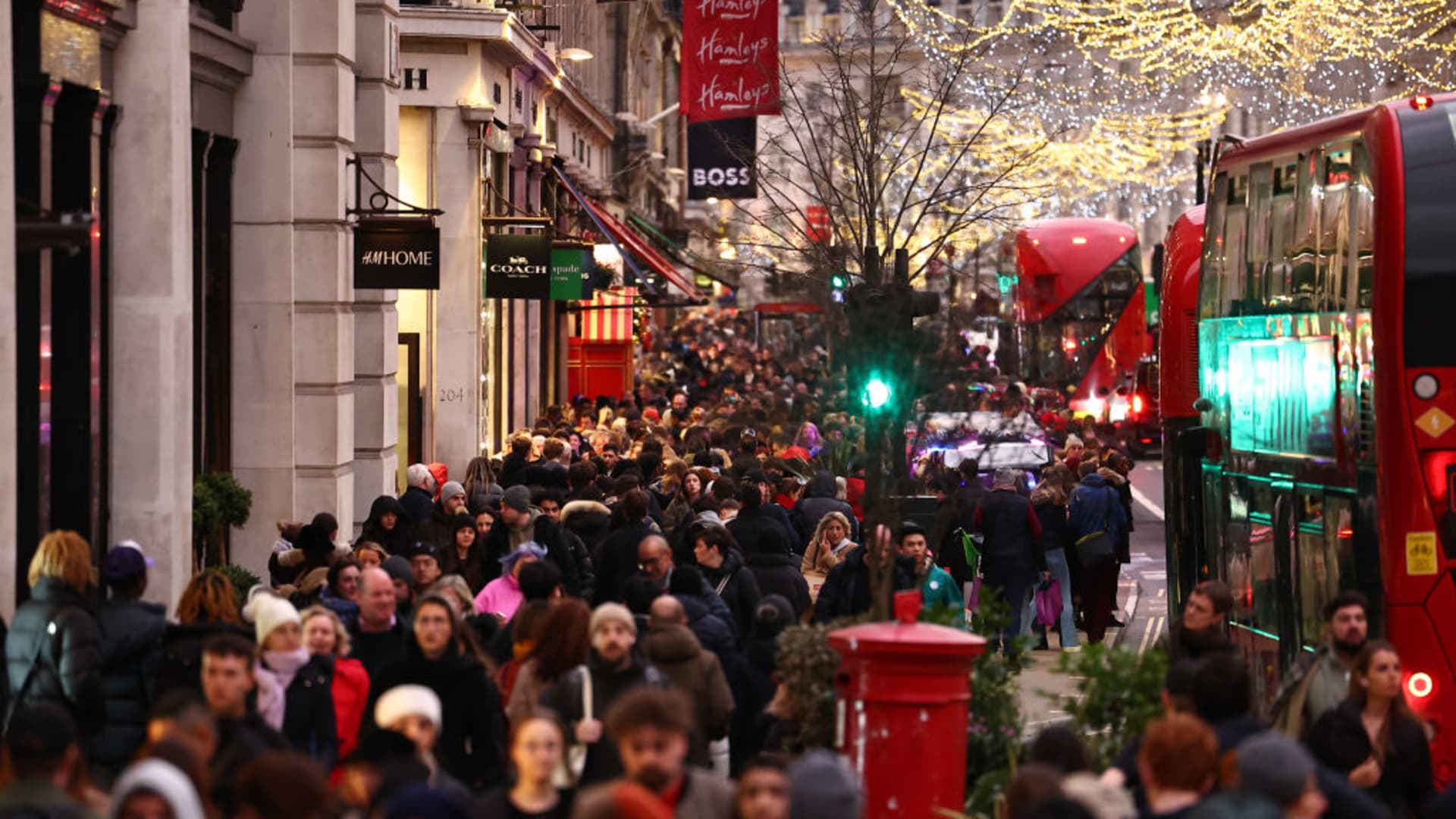 UK inflation falls sharply to 3.2% in November, fueling likelihood of Christmas rate cut