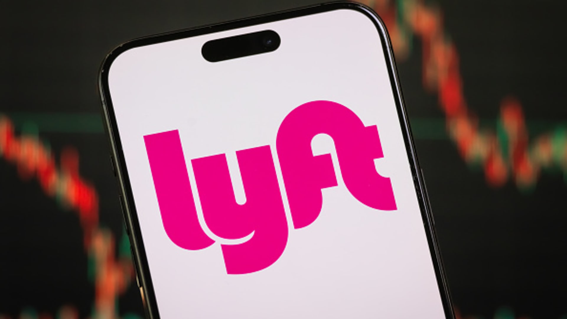 Stay away from Lyft as autonomous vehicles disrupt ridesharing market, says Wedbush