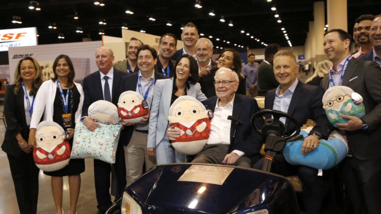 Warren Buffett’s exit leaves open question: Who runs Berkshire’s $300 billion equity portfolio?