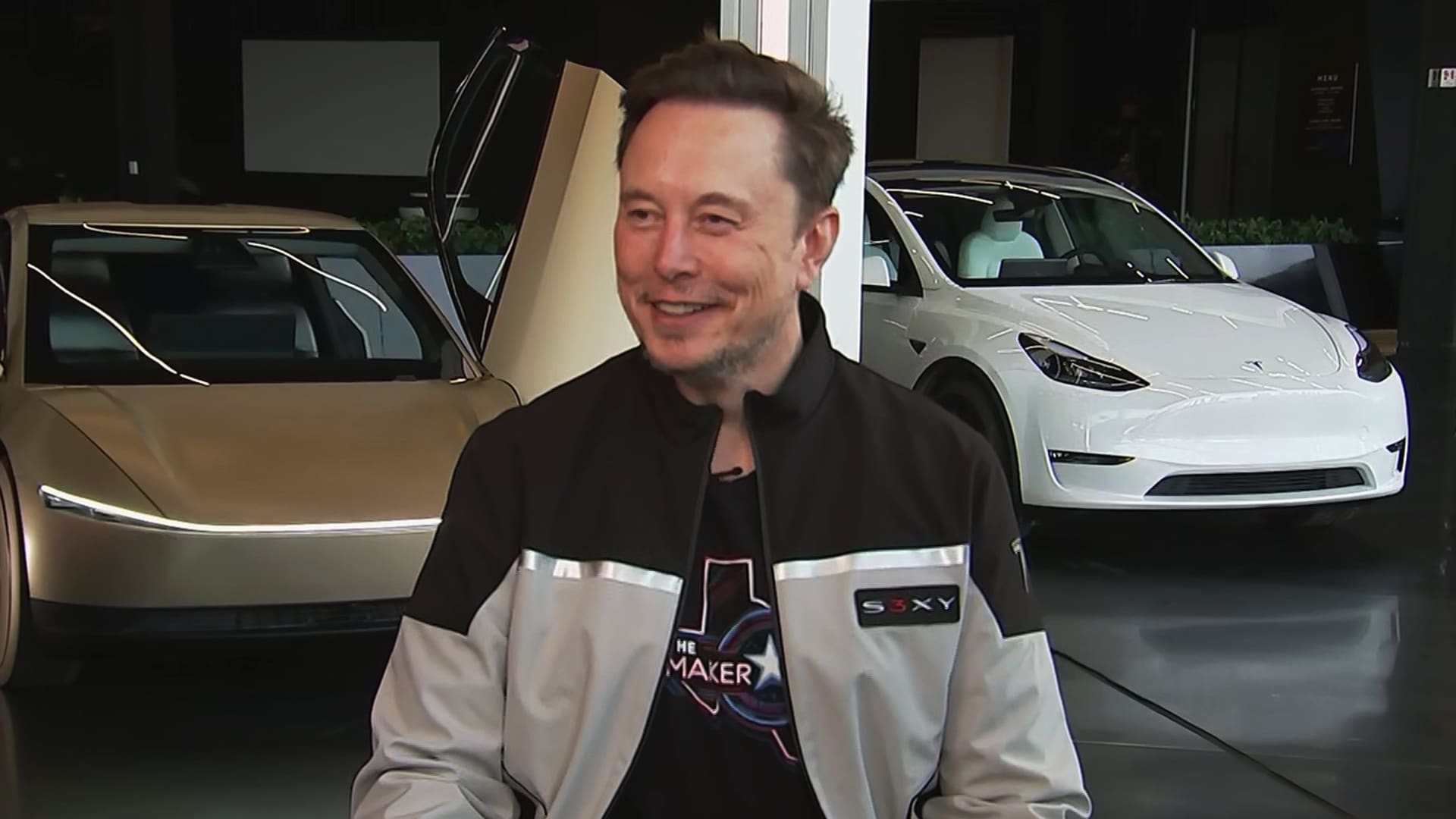 Tesla's charts look attractive as the new year approaches. Here's why