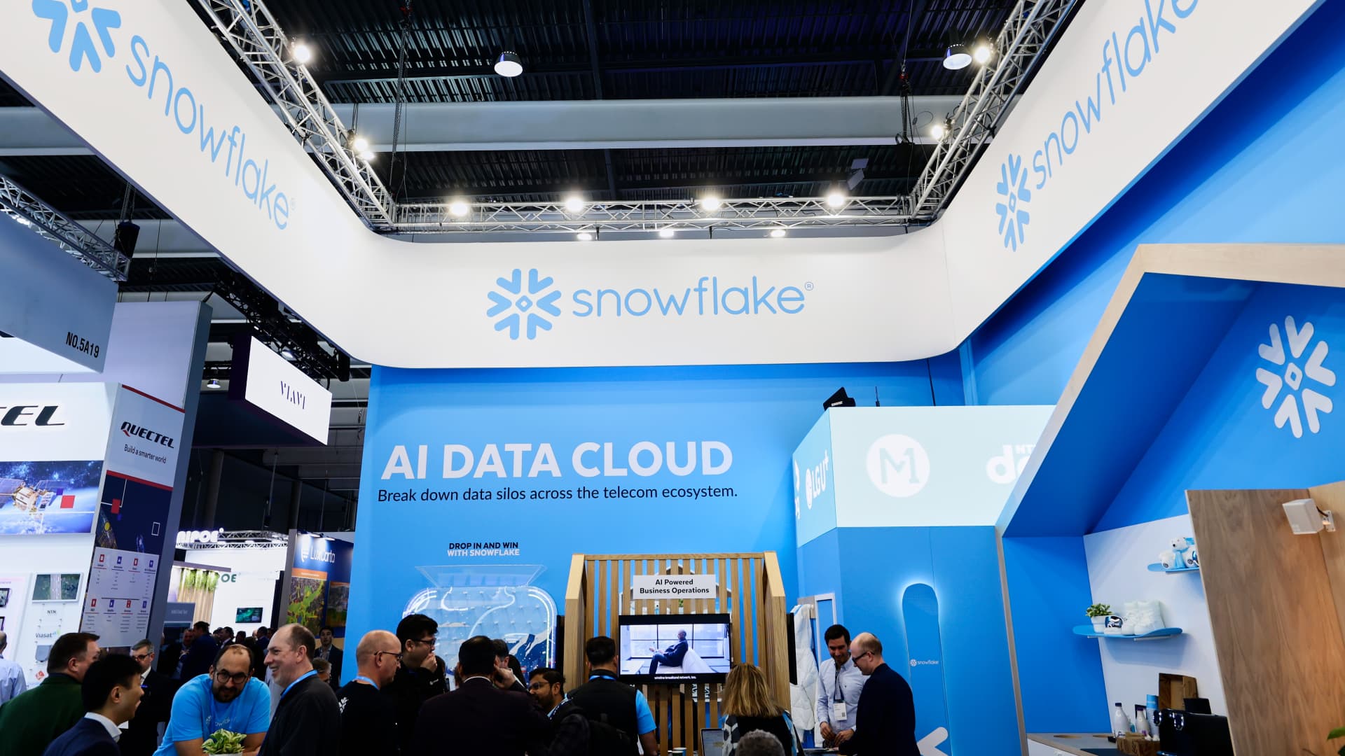 This cloud stock is due for a big rebound heading into the new year. Using options to play it
