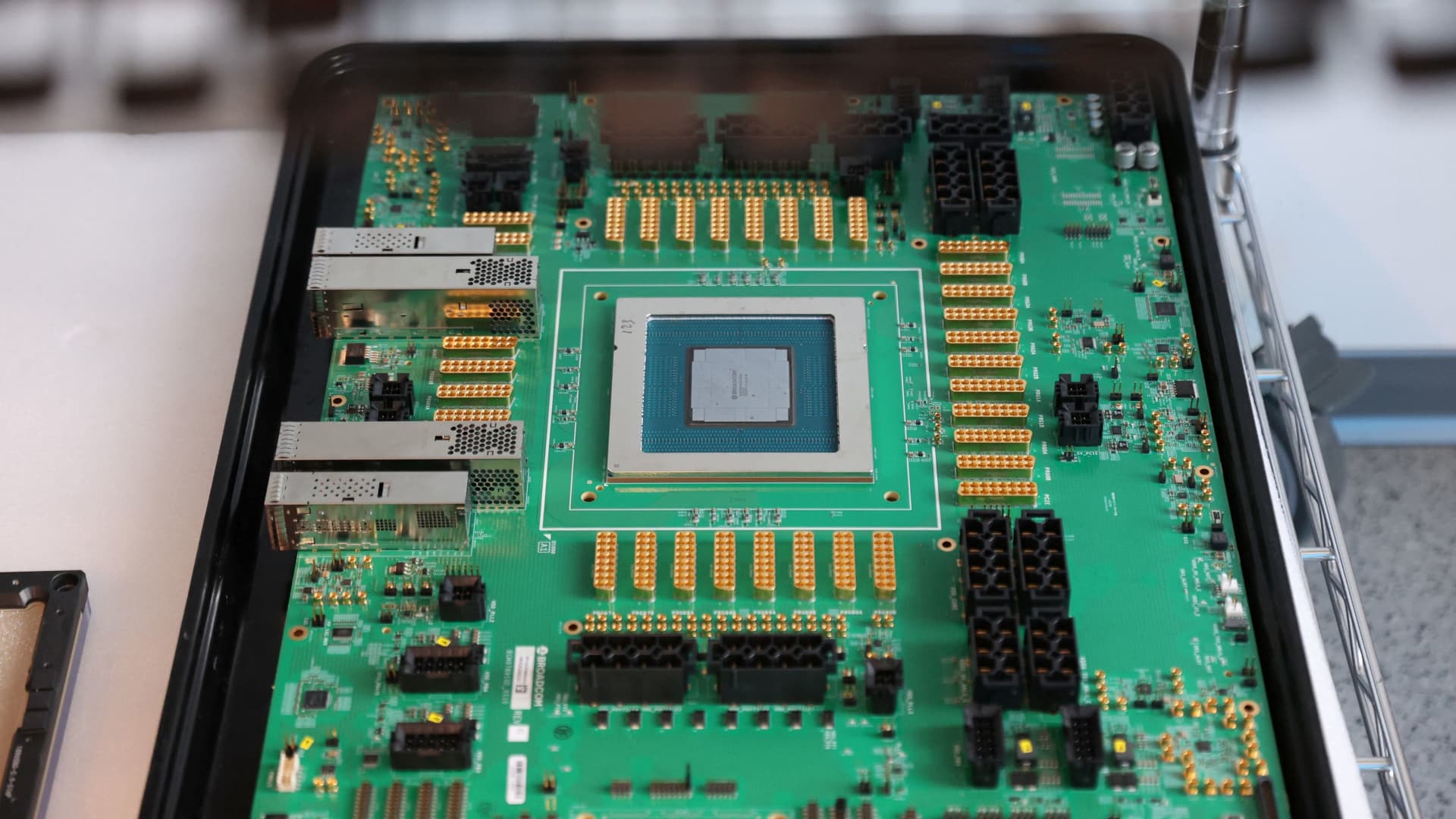 Broadcom is firing on all cylinders, and Wall Street can't get enough of the stock