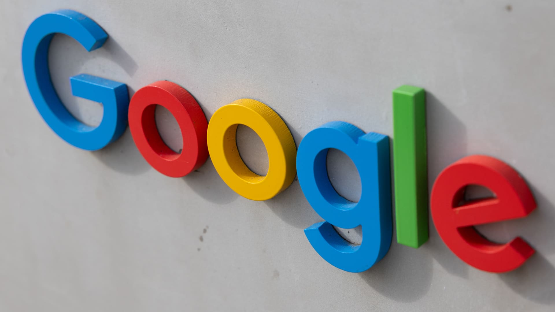 Guggenheim sees more gains ahead for Alphabet due to growing Cloud demand, top AI platform