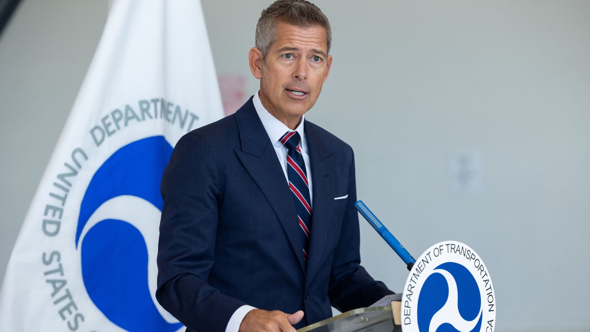 Trump admin touts pulling nearly 10,000 truckers off road for failing English tests