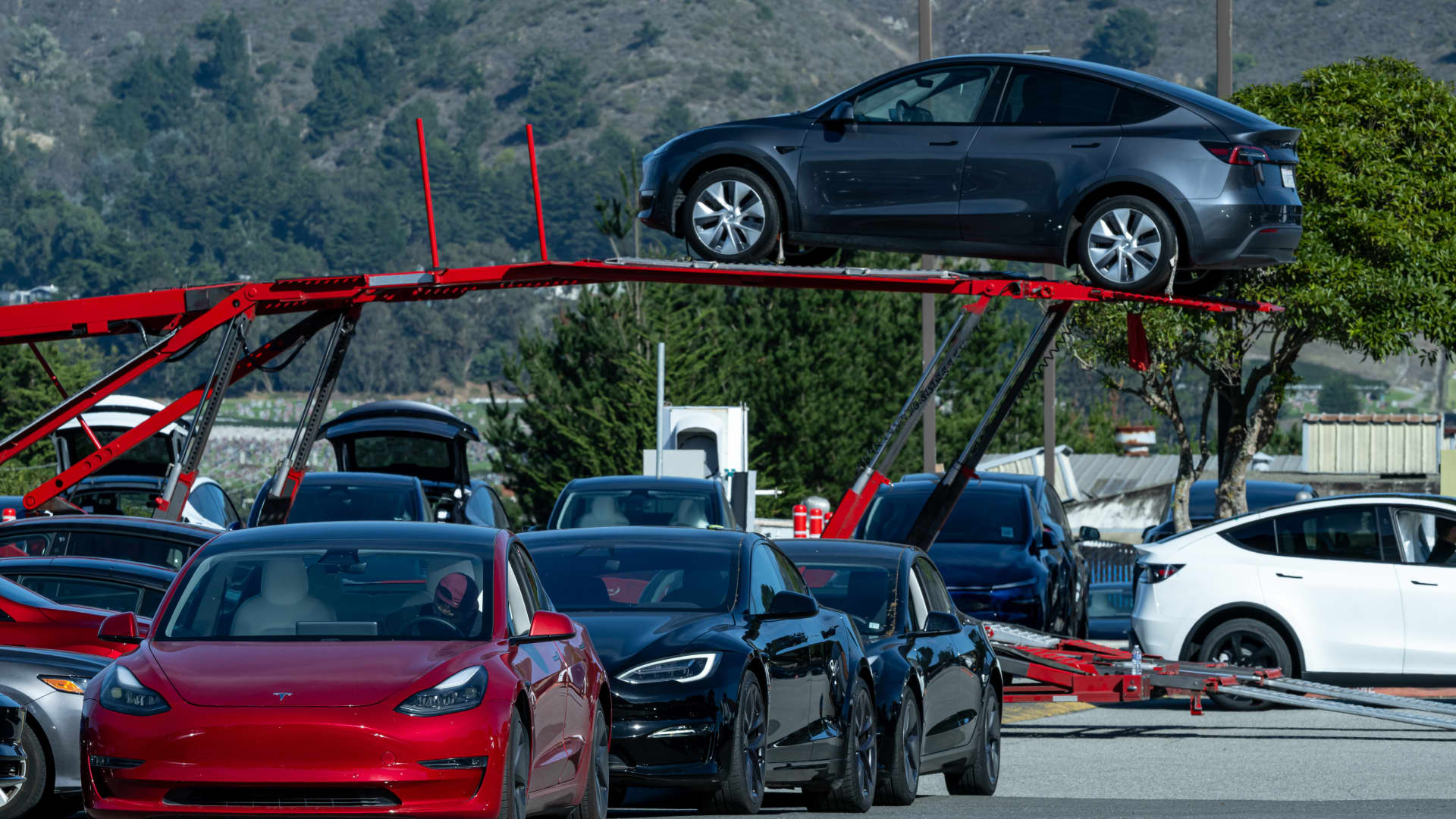 California judge rules that Tesla engaged in deceptive marketing around Autopilot