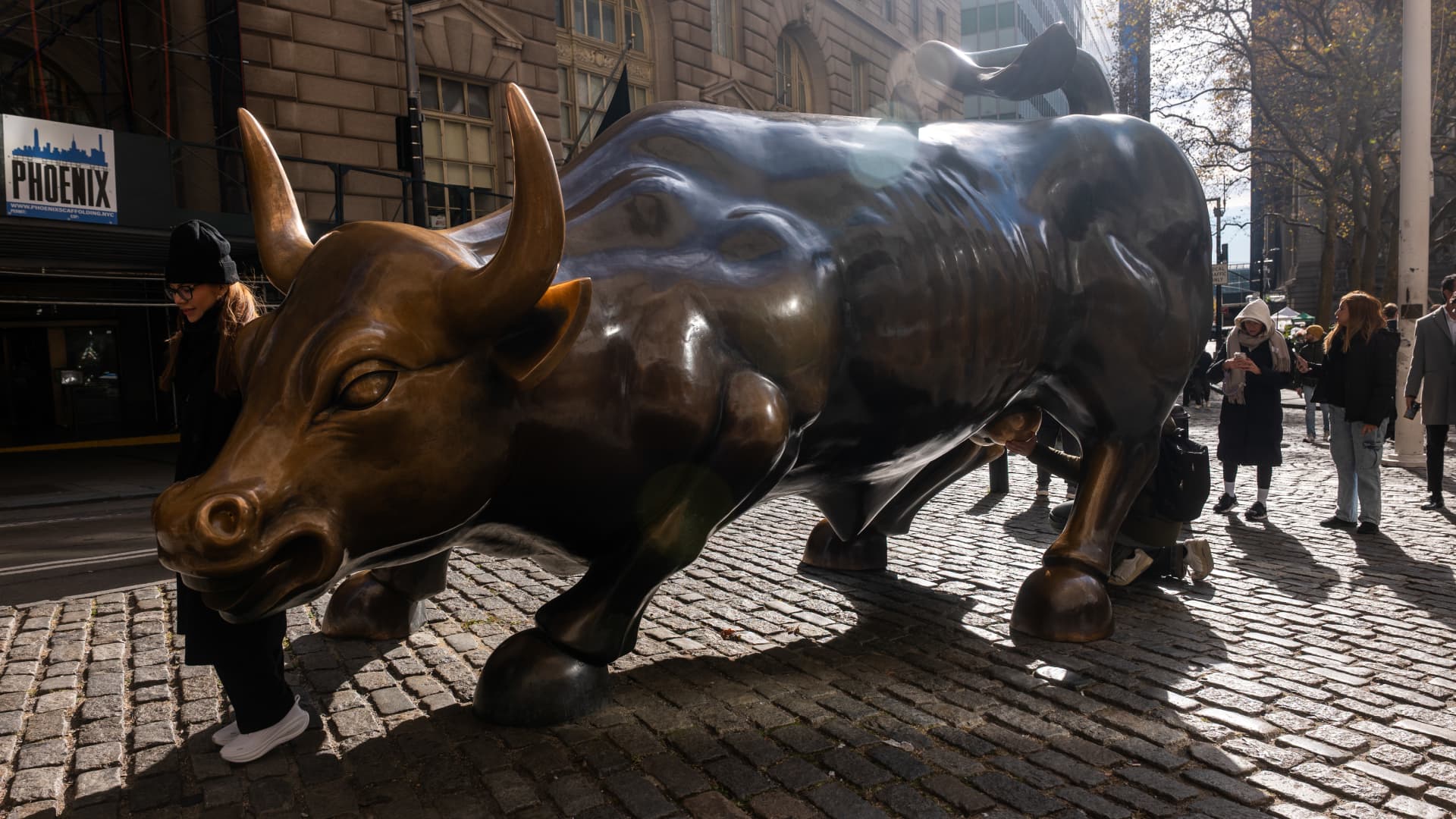 Global stock markets' winners and losers of 2025 — and where they're headed