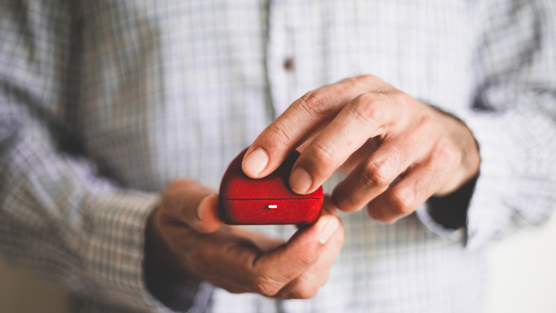 Anticipating jewelry or a Labubu this holiday season? Here’s how to insure it.