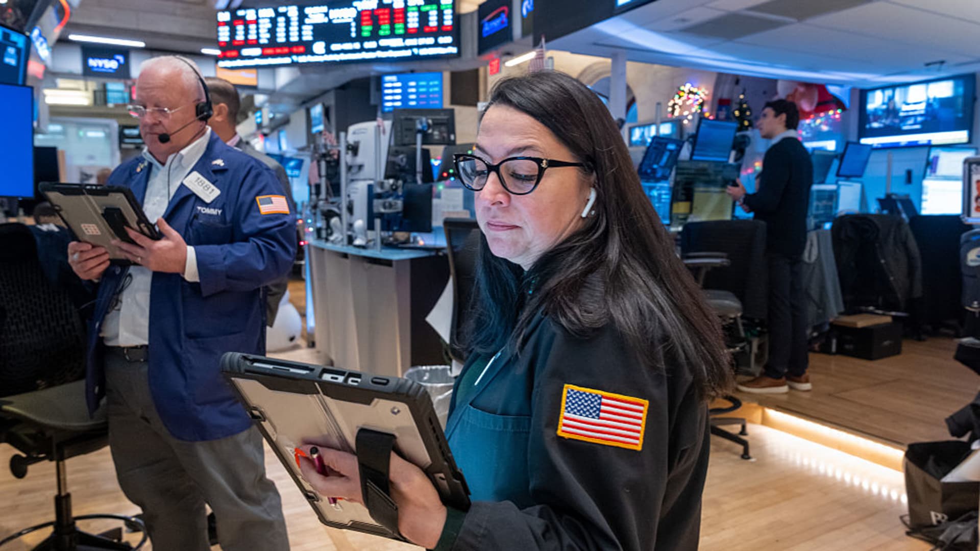 Stock futures climb after major U.S. averages rebound on bitcoin bounce: Live updates