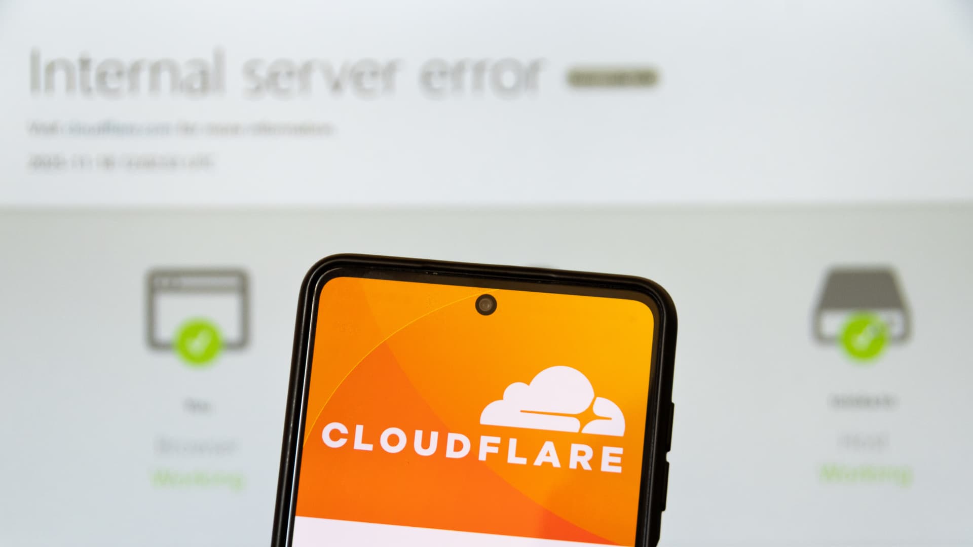 Global websites back online as Cloudflare issues fix for dashboard issue