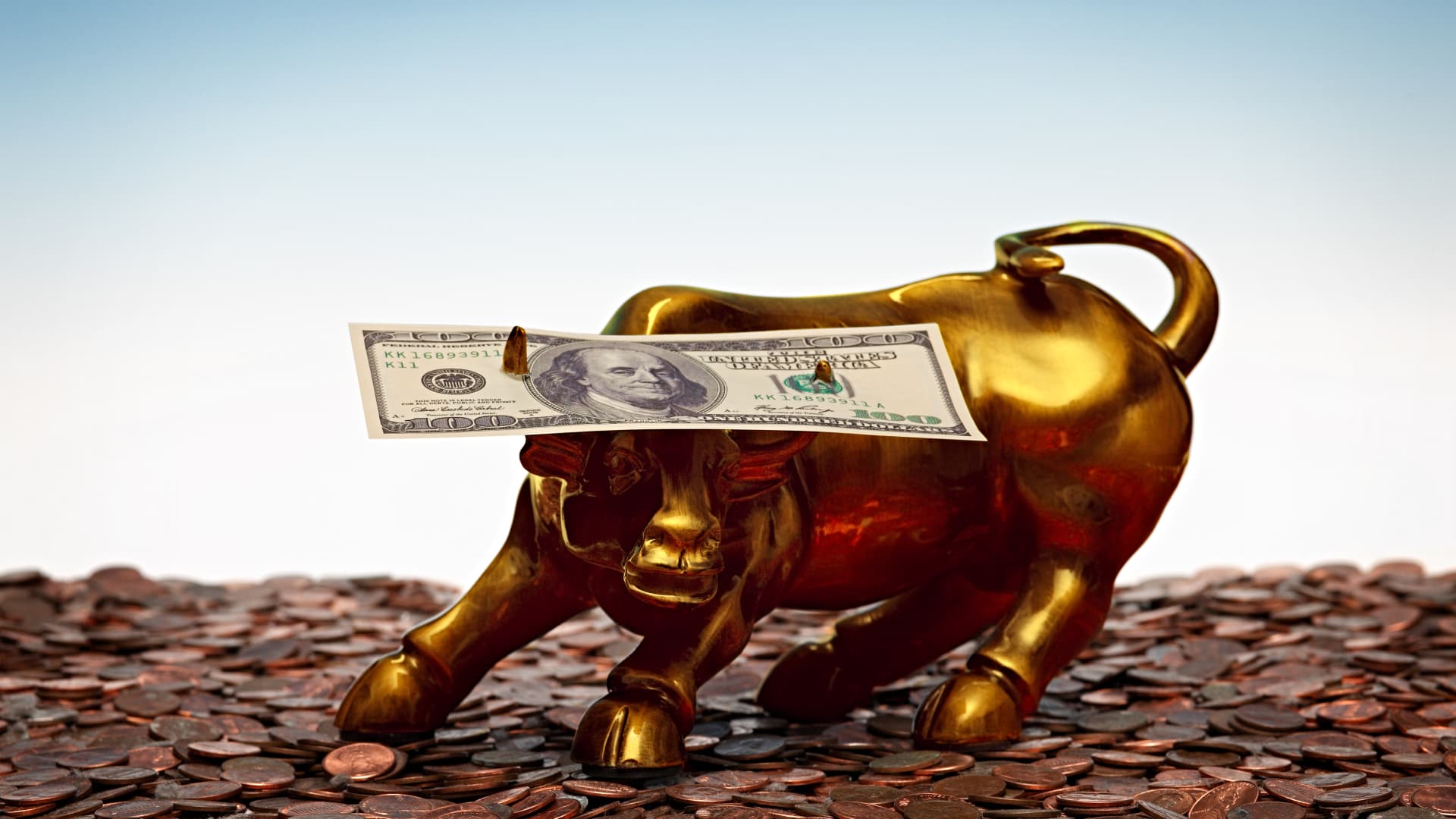 Here’s how much cash you should keep in your portfolio, according to experts