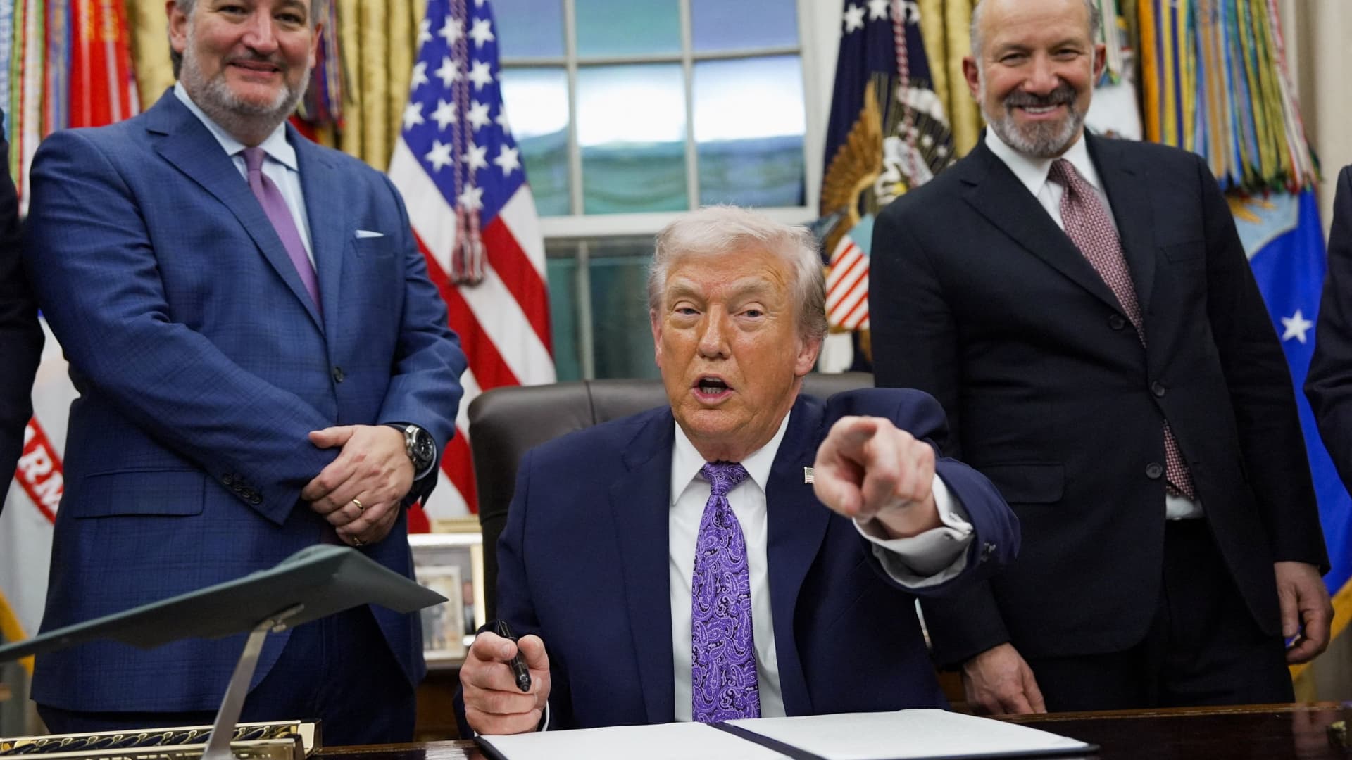 Trump admin to hire 1,000 specialists for 'Tech Force' to build AI, finance projects