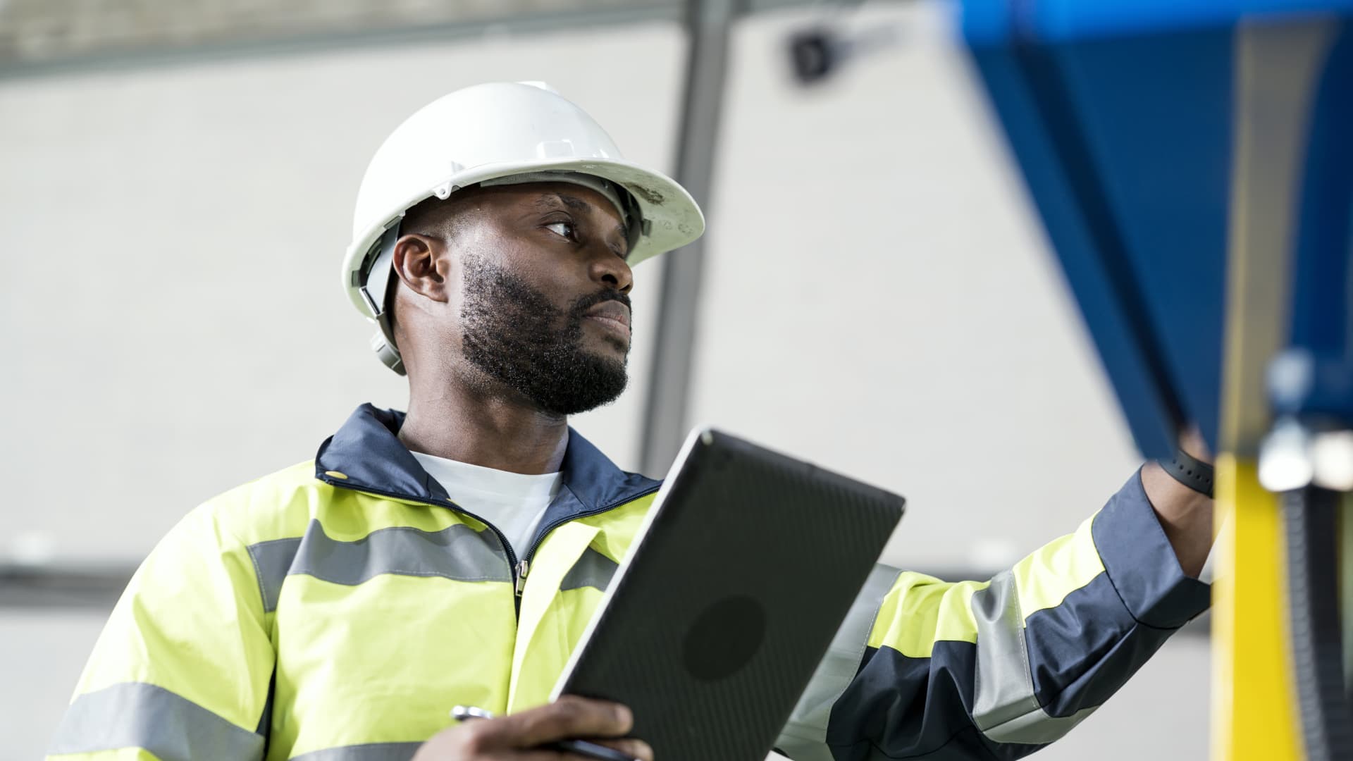 The 15 highest-paying jobs you can land without a 4-year degree, according to new report