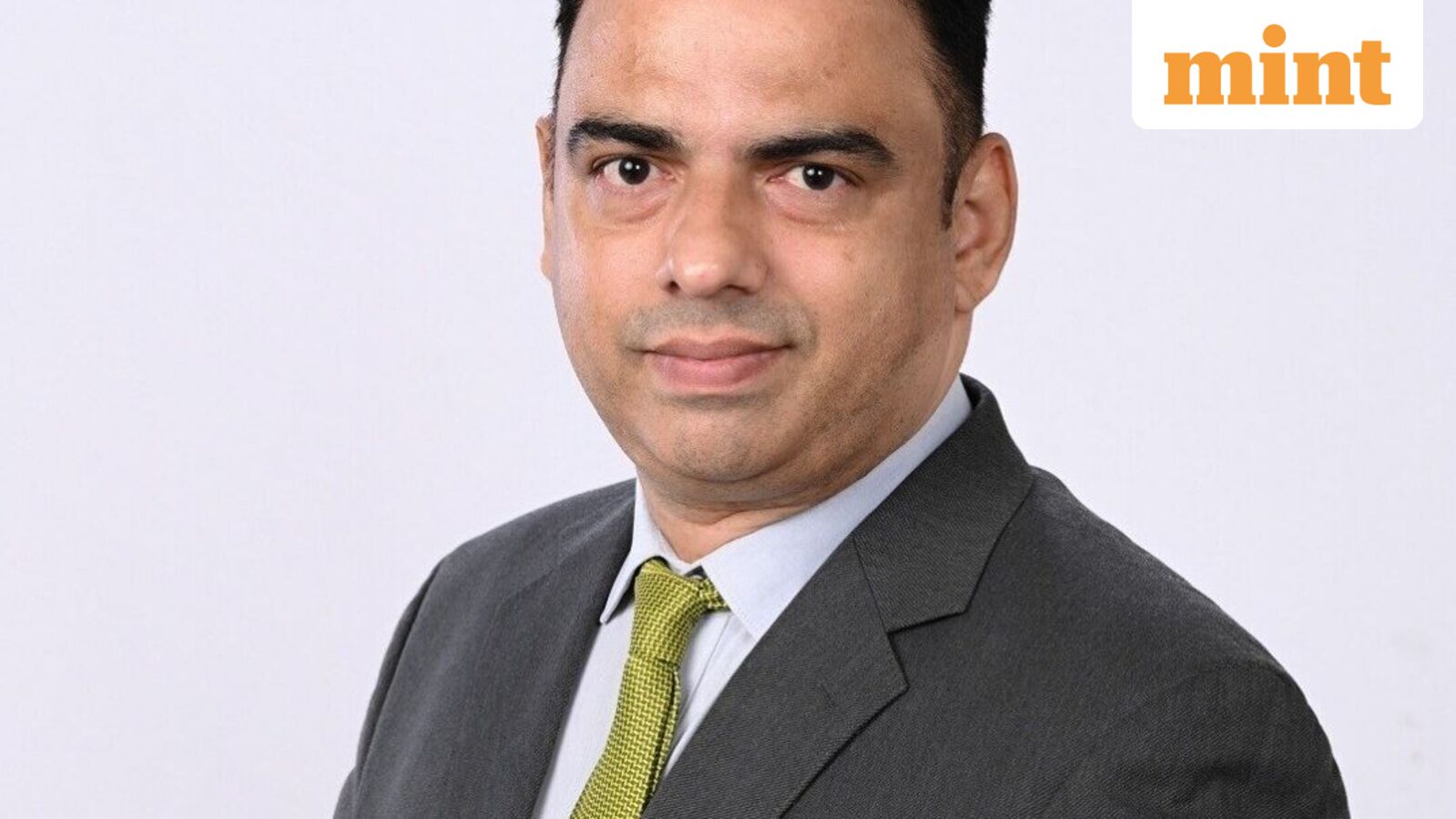 Nagraj Shetti's stock recommendations: HDFC Securities expert picks two stocks to buy or sell for short term