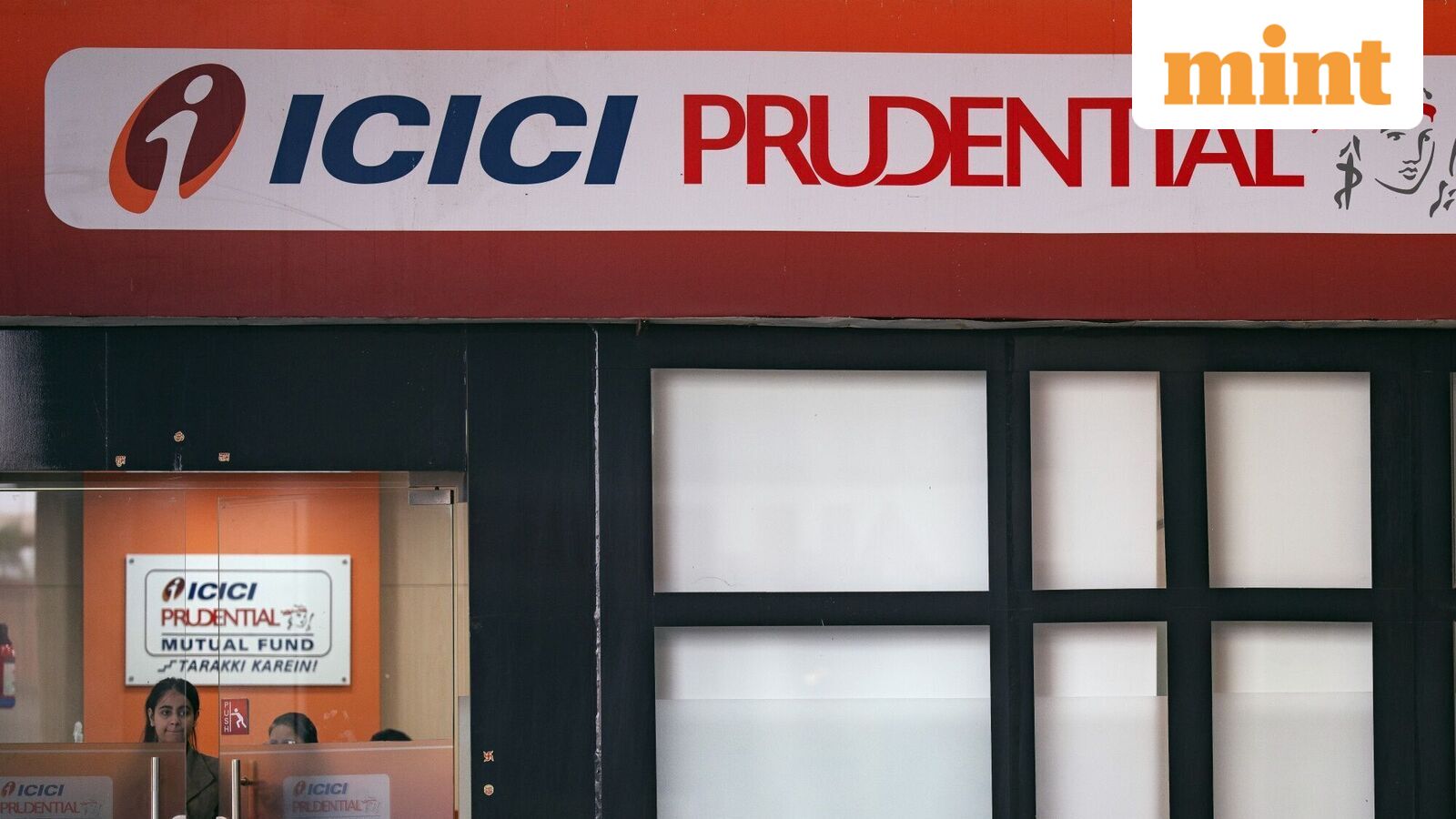 ICICI Prudential AMC share price makes bumper debut! Stock lists at  ₹2,600, surging 20% from IPO price | Stock Market News