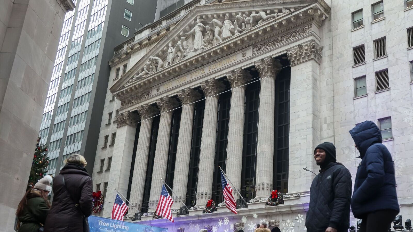 US Stock Market Today: Wall Street gains as PCE inflation bolsters rate cut hopes