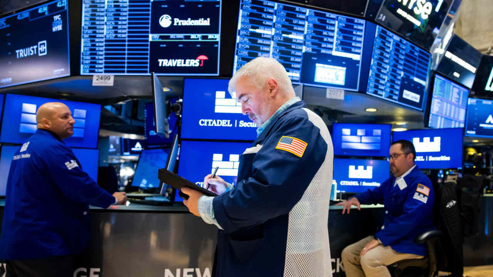 US Stock Market today: Dow jumps over 1.3%, S&amp;P 500, Nasdaq rally after US Fed cuts interest rates — Details here