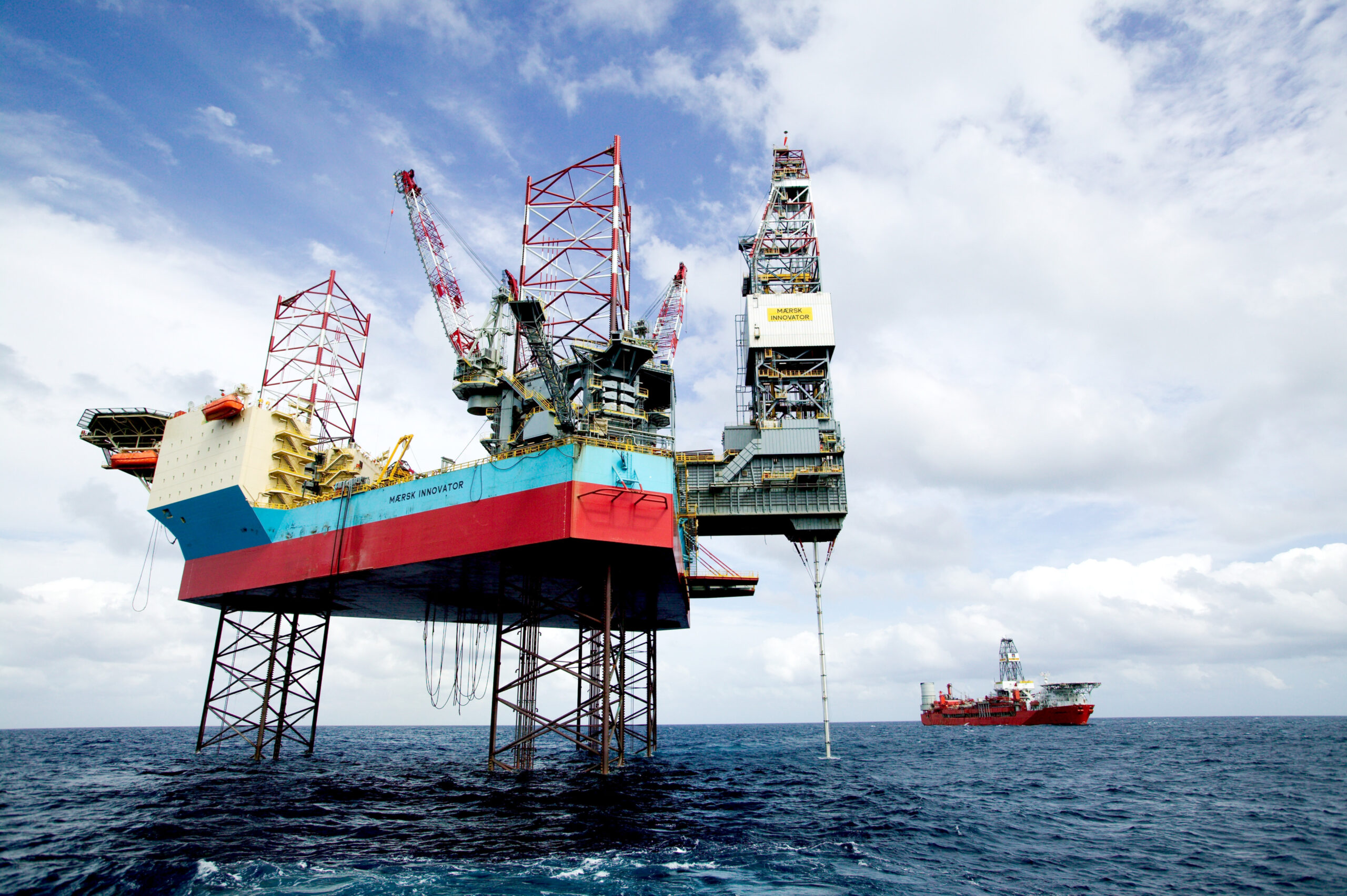 Noble to divest six jackups in $424 million deal, sharpening deepwater focus